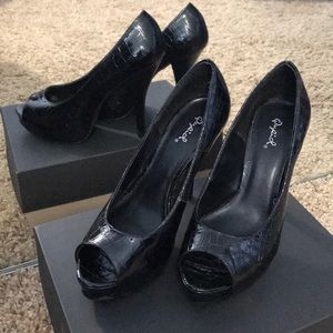 Qupid Open Toed High Heels